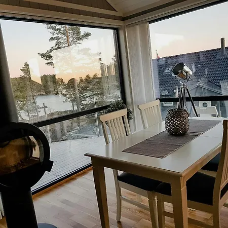 Dom wakacyjny With Royal Ship Views In Hagefjord Kilen
