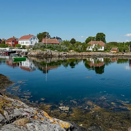 Dom wakacyjny With Royal Ship Views In Hagefjord
