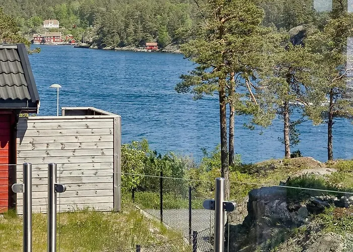With Royal Ship Views In Hagefjord *